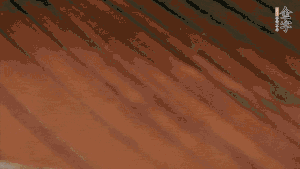 待水沸騰，煮到湯圓浮起，碗中加點豬油、生抽、蔥花就可以了。