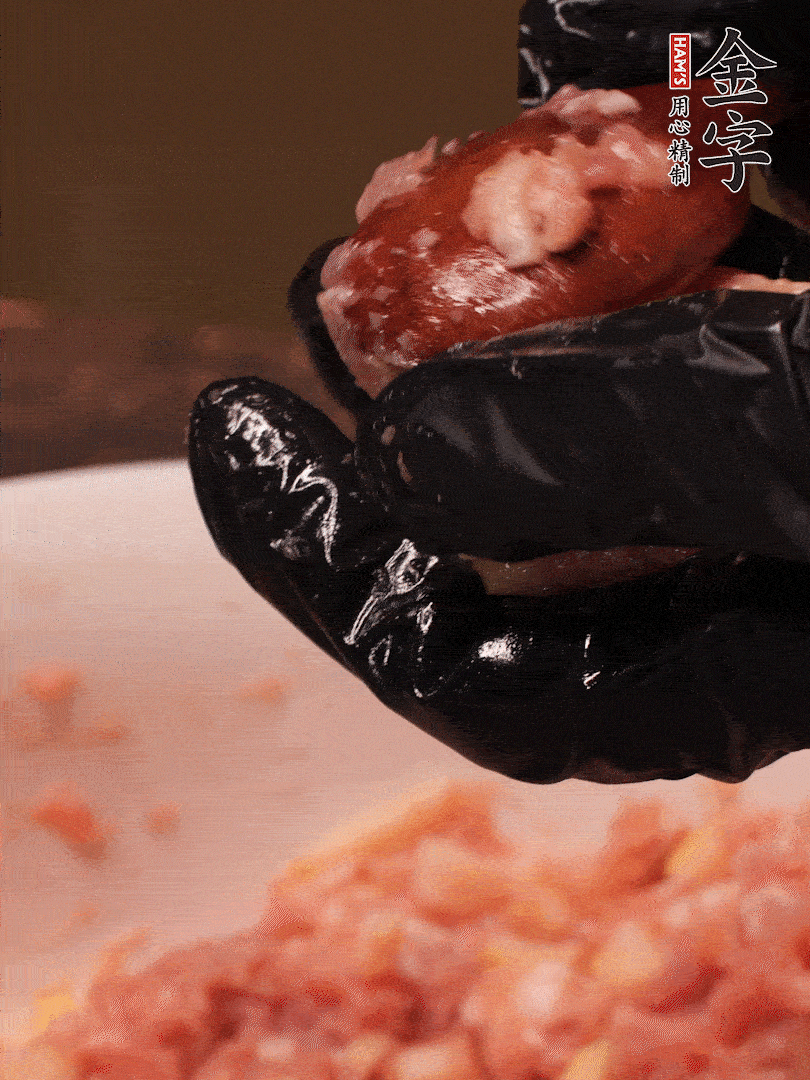 攪拌上勁，15g食用油，再攪拌一下，分成30g小圓球，冰凍1小時(shí)