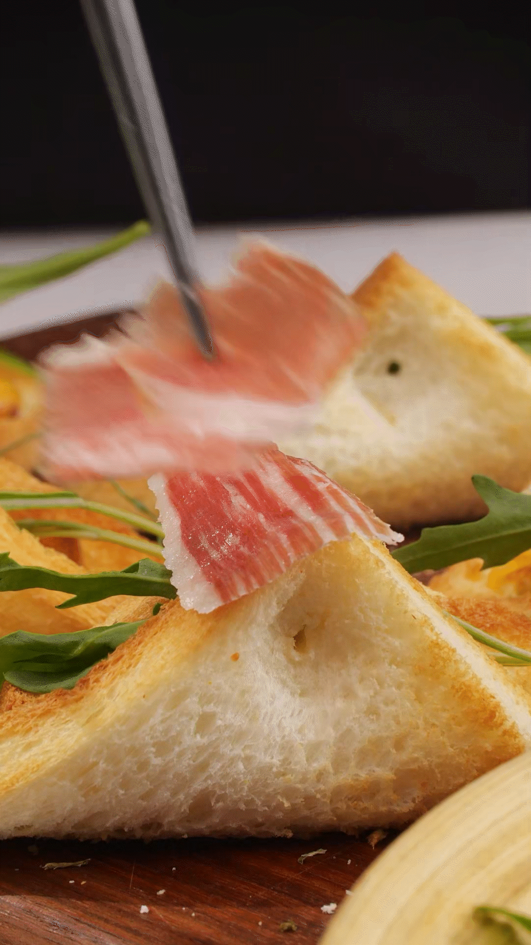 對折，用牙簽固定
